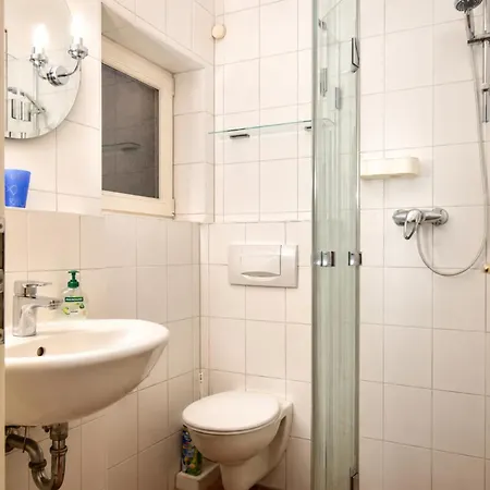 Apartamento John, Direkt Am Kurpark Rostock